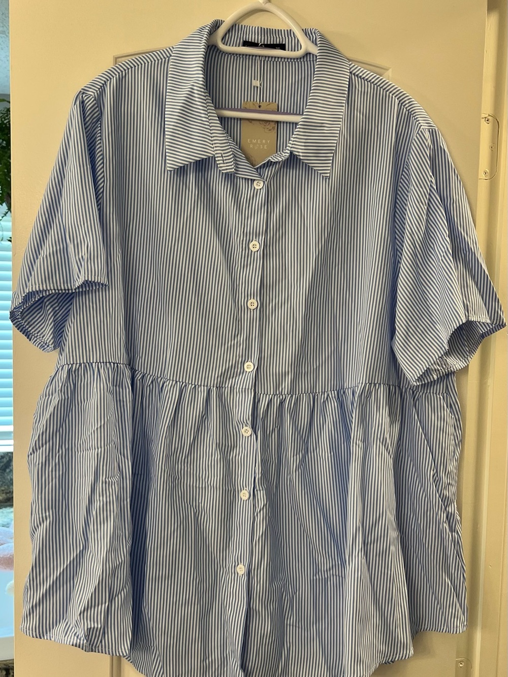 Emery & Co. Blue Stripe Button-Front Short Sleeve Blouse